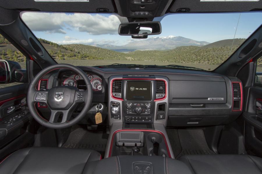  Dodge Ram 1500 Rebel 2015 года  (фото 49 из 54)